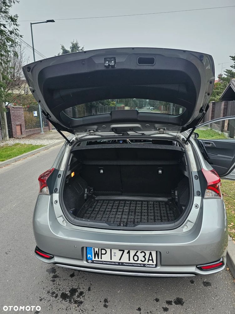 Toyota Auris 1.8 HSD Prestige - 21