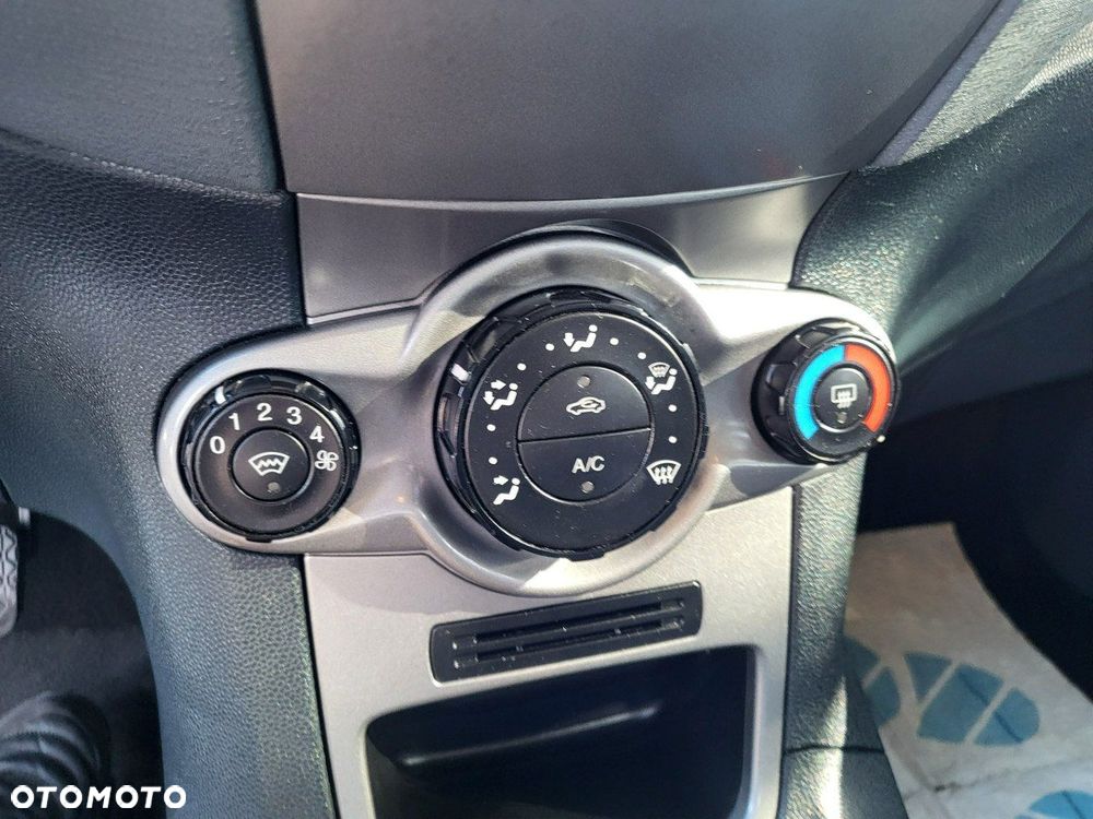 Ford Fiesta - 27