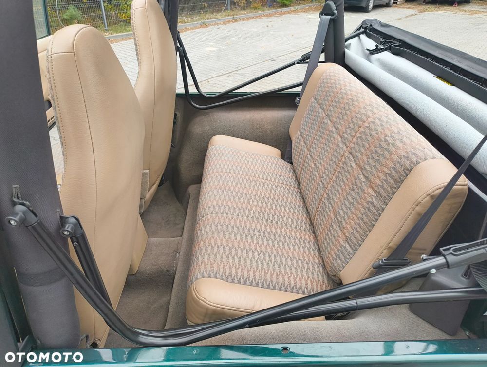 Jeep Wrangler 4.0 Sahara - 18