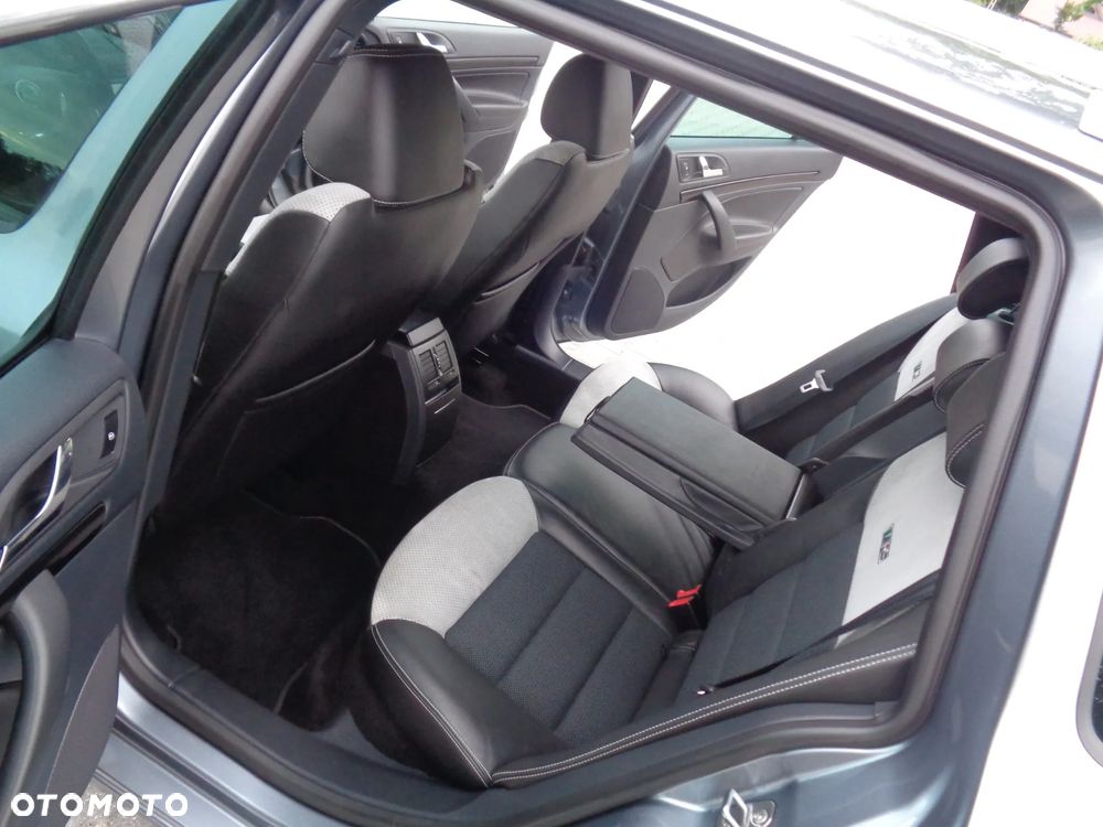 Skoda Octavia 2.0 TDI CR DPF RS - 6