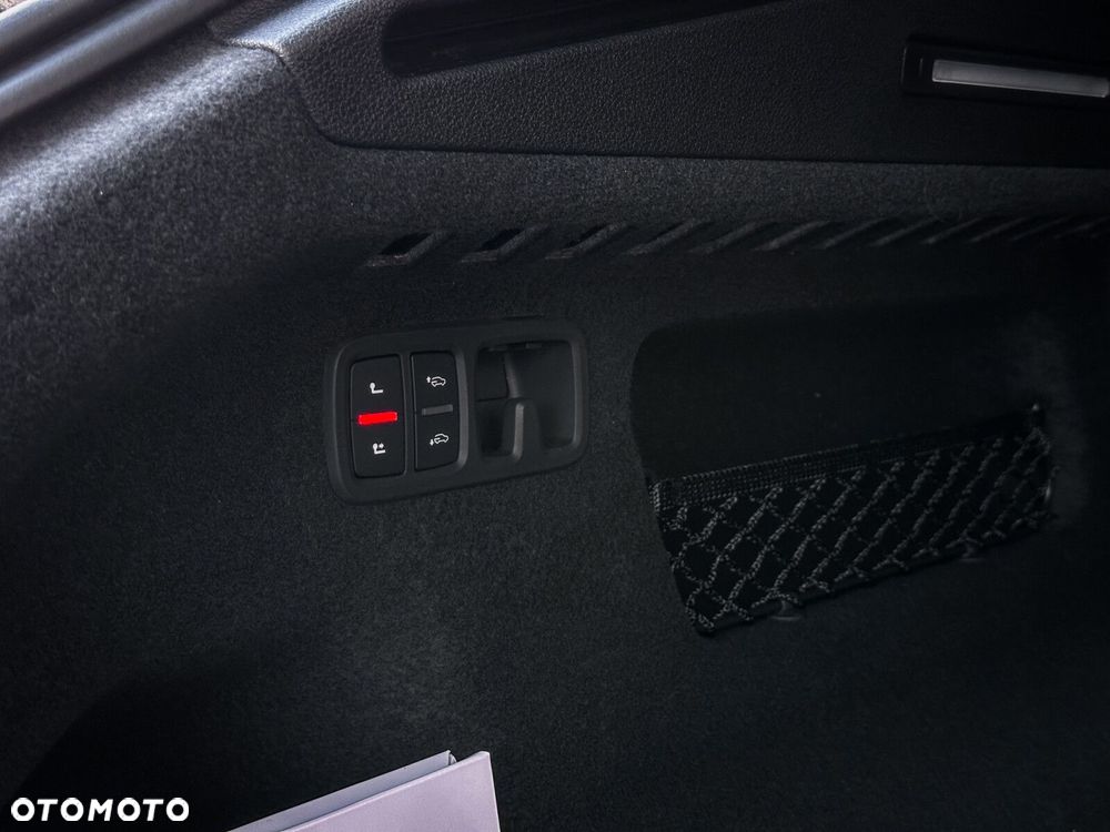 Audi Q8 - 8