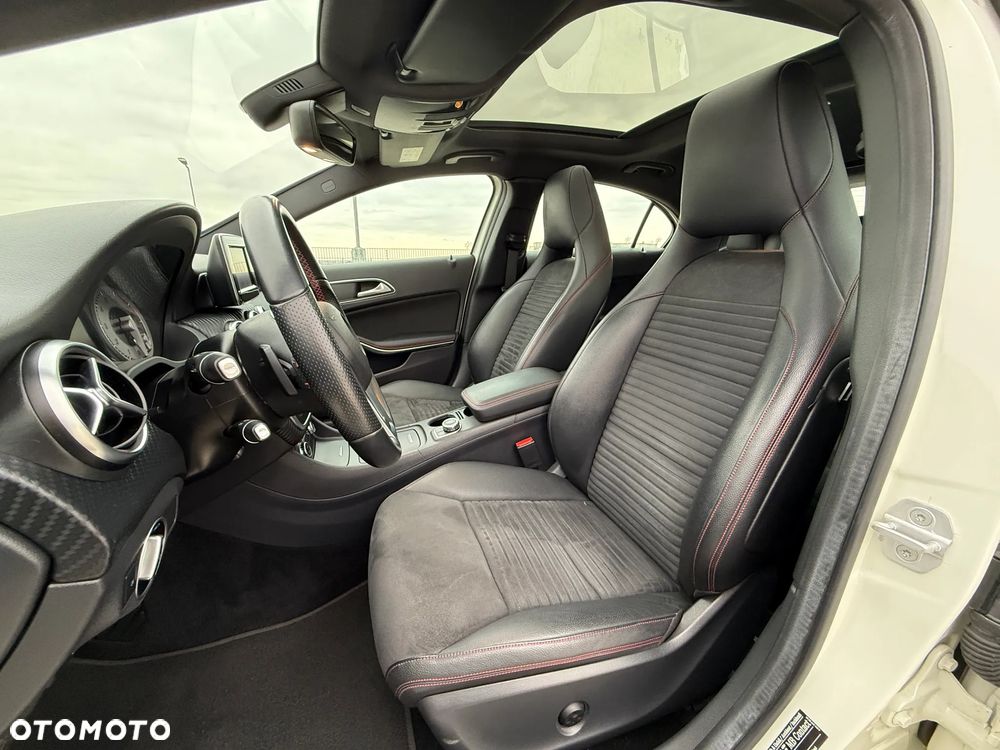 Mercedes-Benz Klasa A 250 4Matic 7G-DCT AMG Line - 25