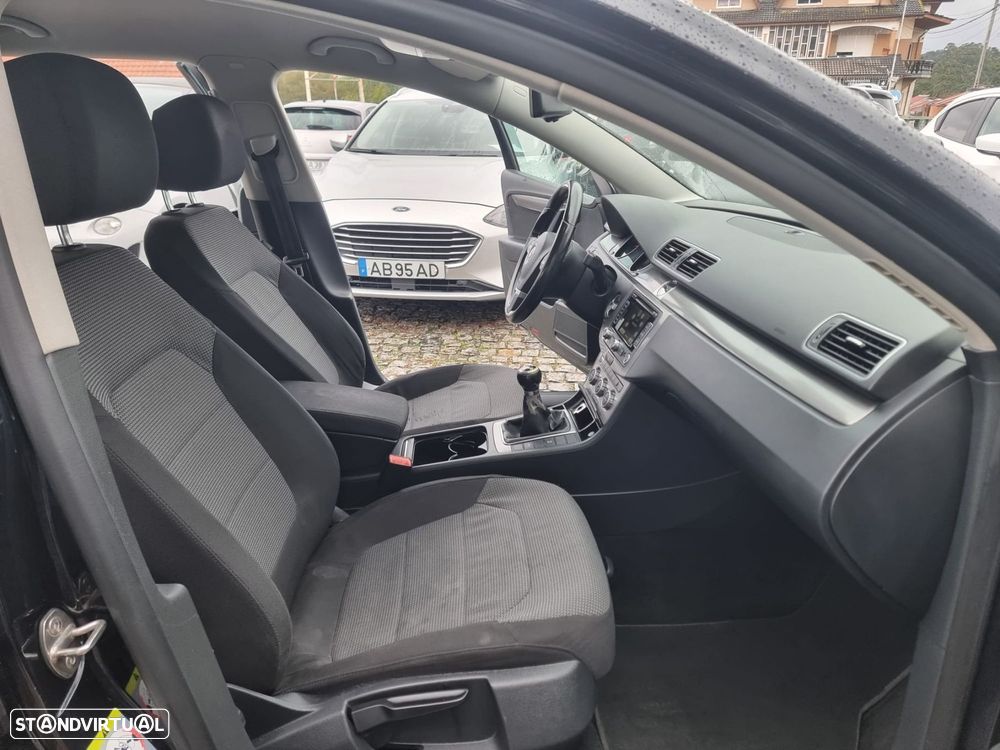 VW Passat Variant 1.6 TDI BlueMotion - 16