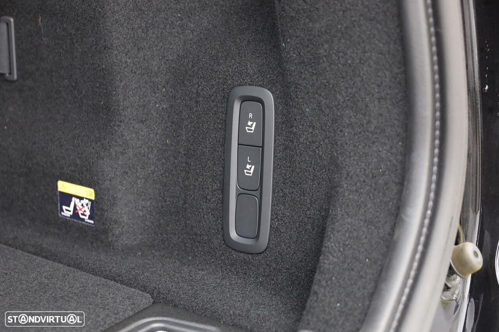 Volvo XC 60 2.0 D4 R-Design Geartronic - 5