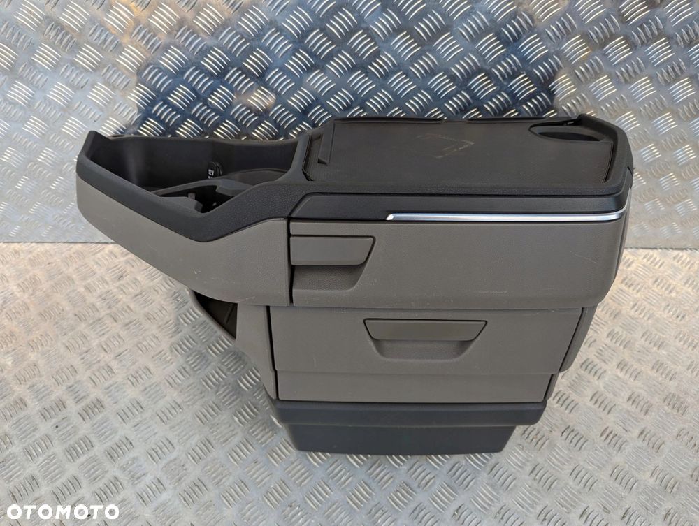 PÓŁKA SZUFLADA KOKPITU NA TUNEL ŚRODKOWY SCANIA S NTG - 1