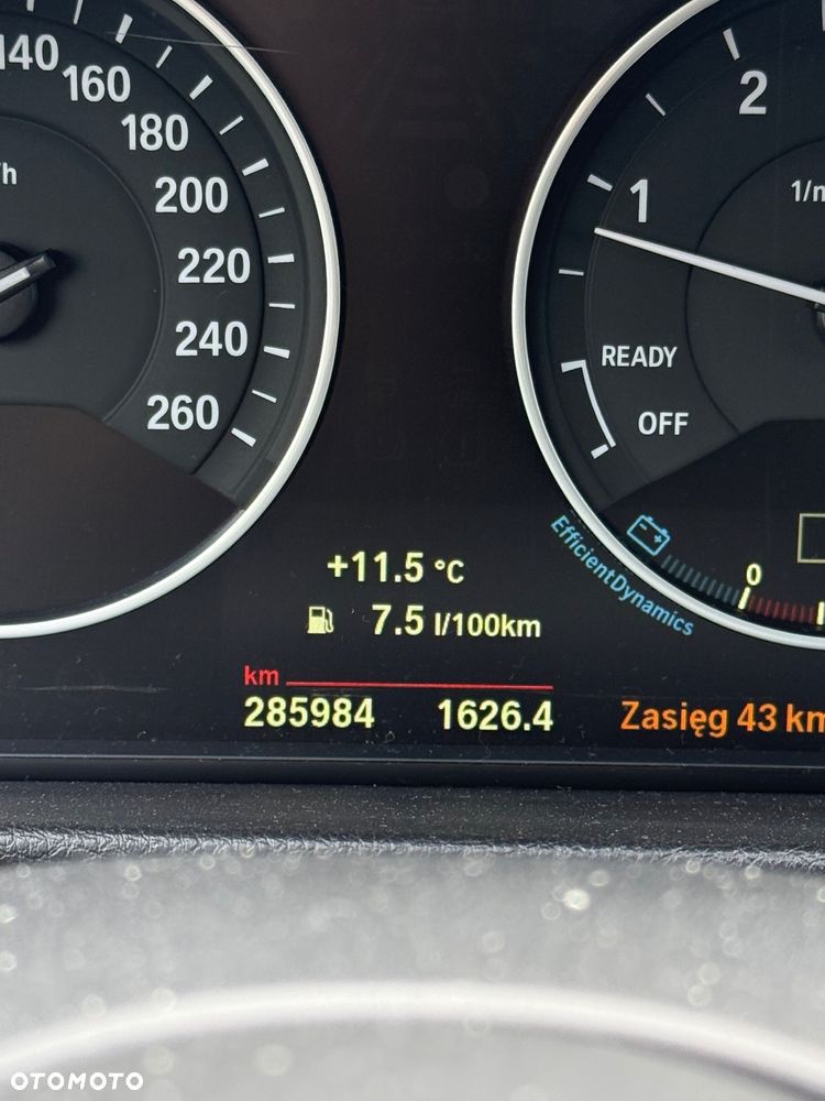 BMW Seria 3 318d Sport Line - 9