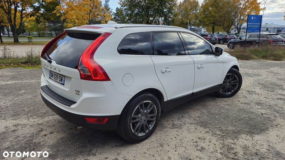 Volvo XC 60 D5 AWD Momentum - 11