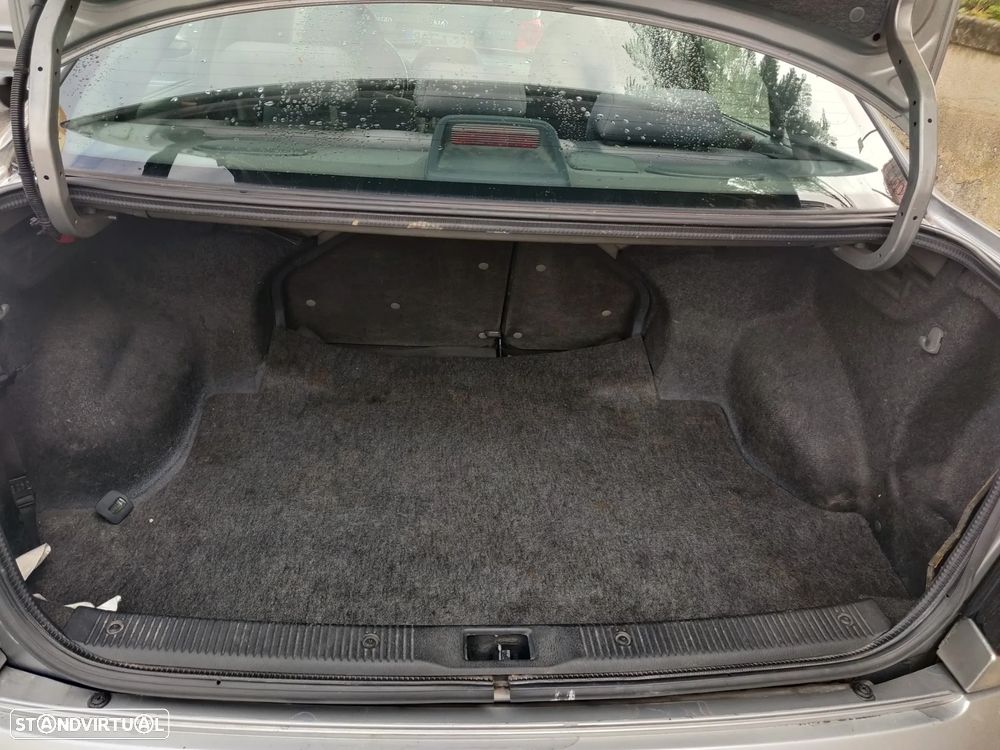 Nissan Almera - 9