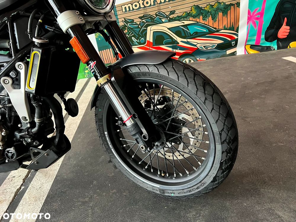 Husqvarna Svartpilen - 13