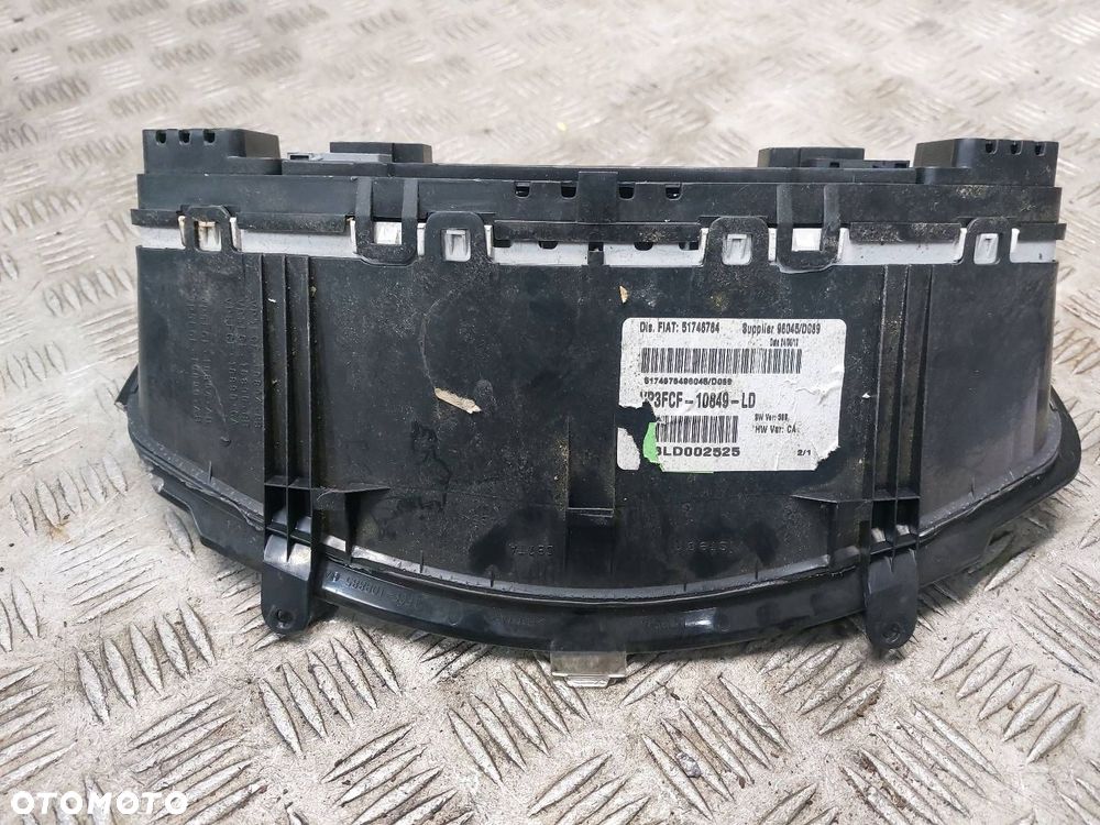 LICZNIK ZEGARY FIAT STILO I 1.9 JTD 51746764 - 4