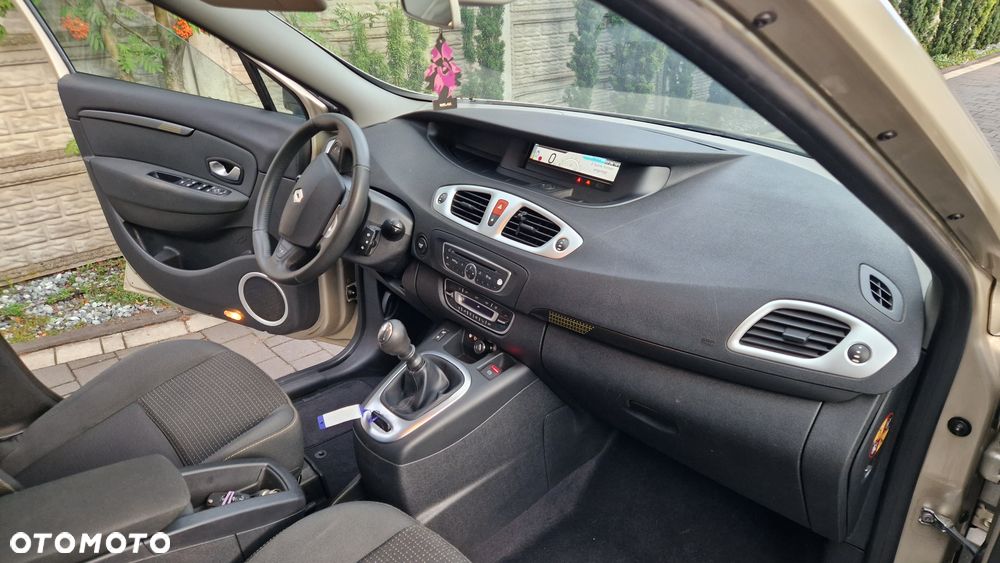 Renault Scenic - 11
