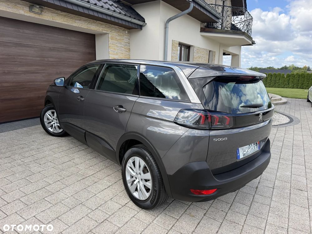 Peugeot 5008 - 8