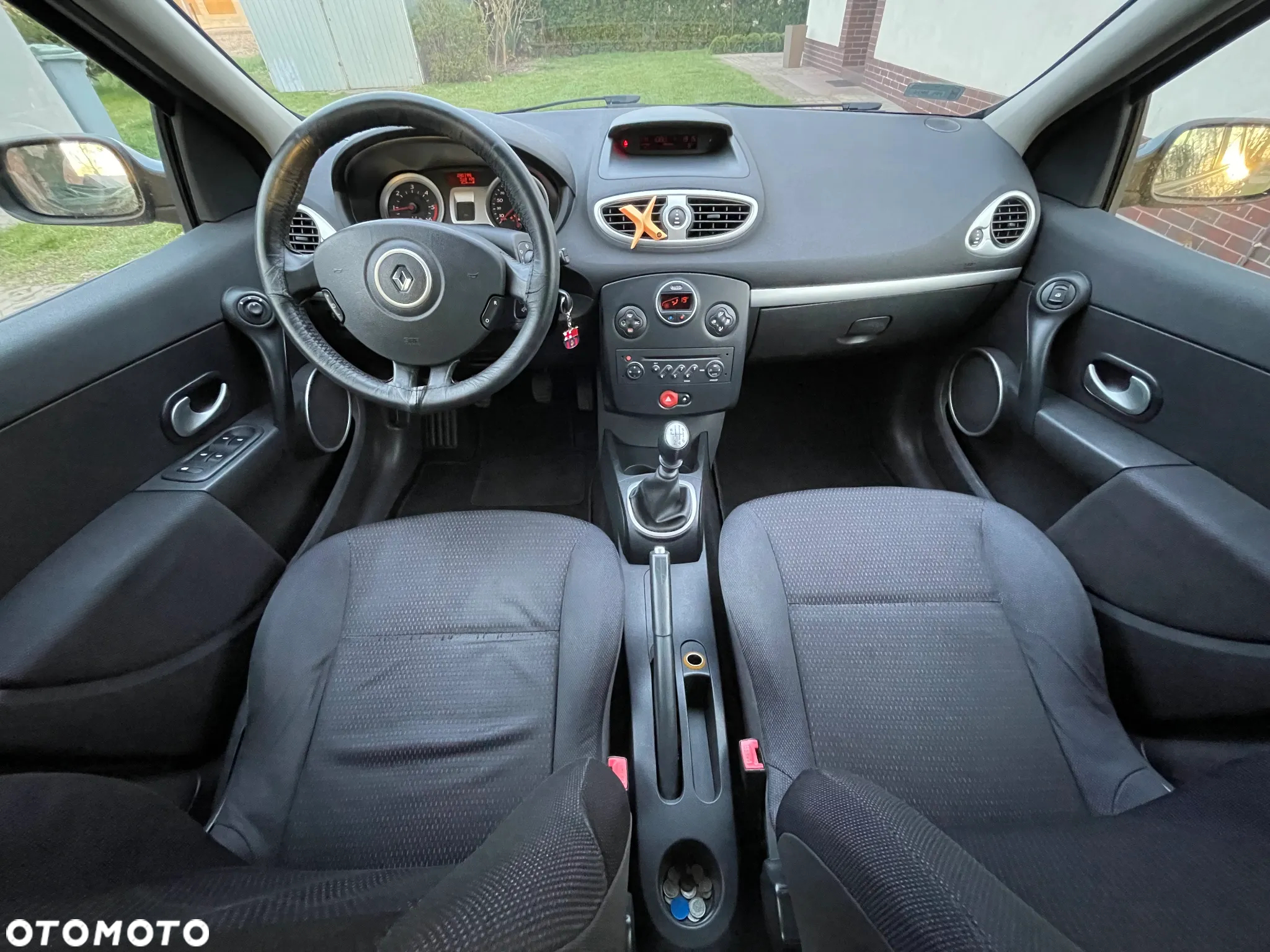 Renault Clio - 11