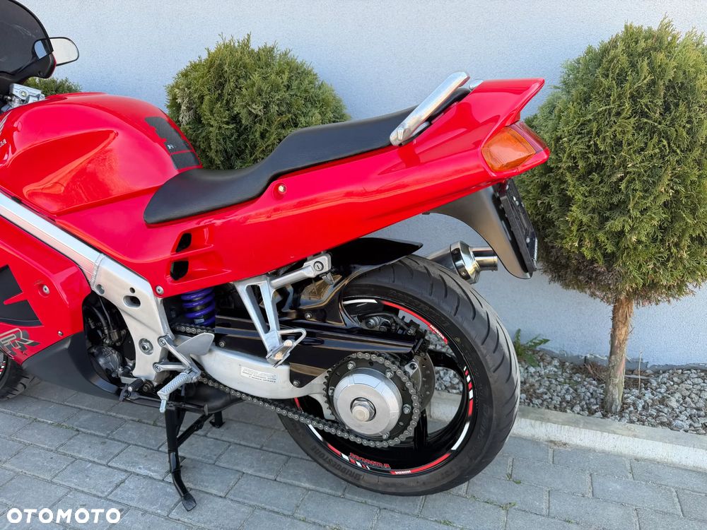 Honda VFR - 34