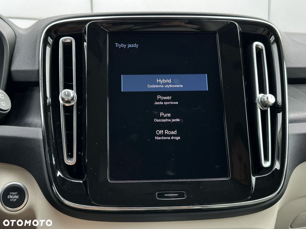 Volvo XC 40 - 32
