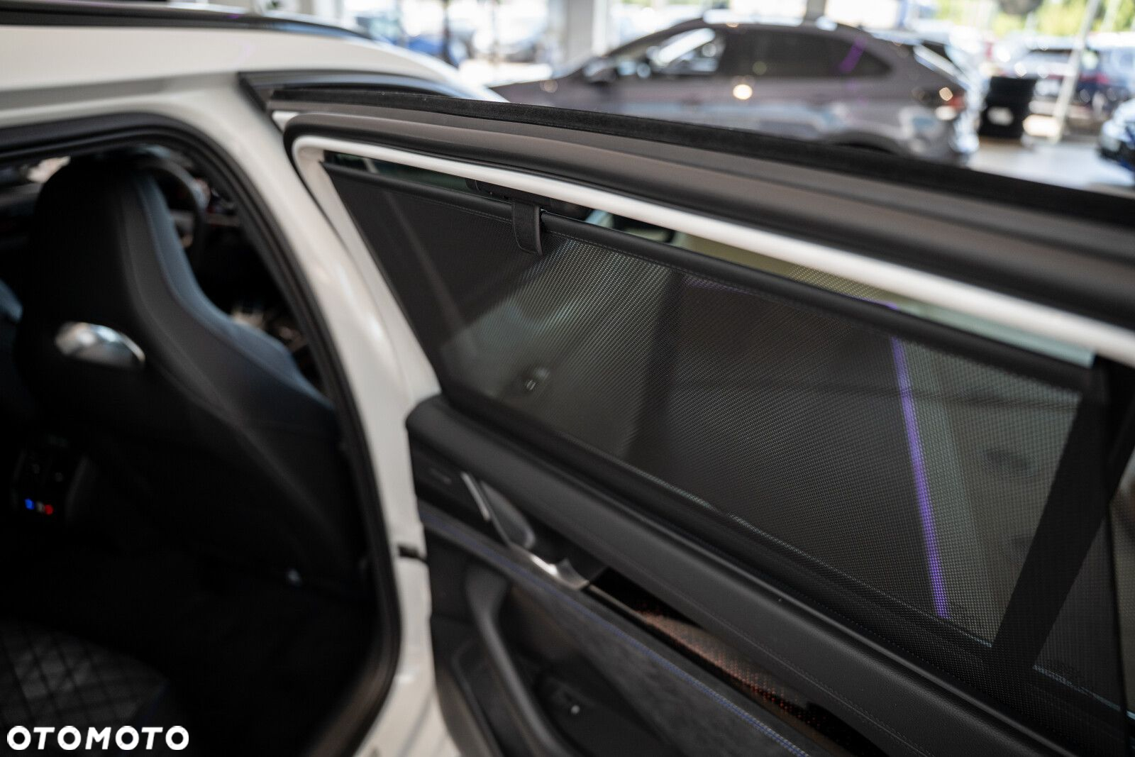 Volkswagen Passat - 13