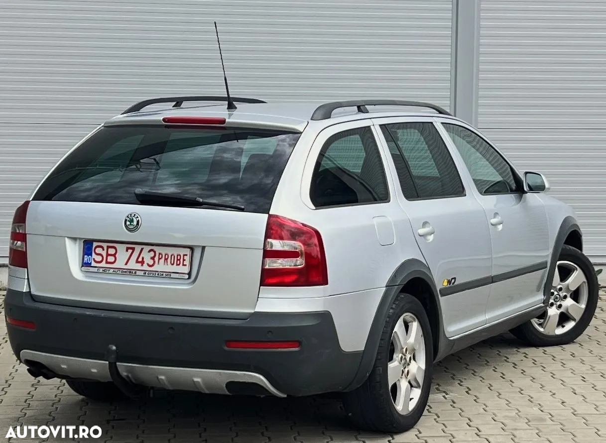 Skoda Octavia Combi 2.0 TDI DPF Scout 4x4 - 4