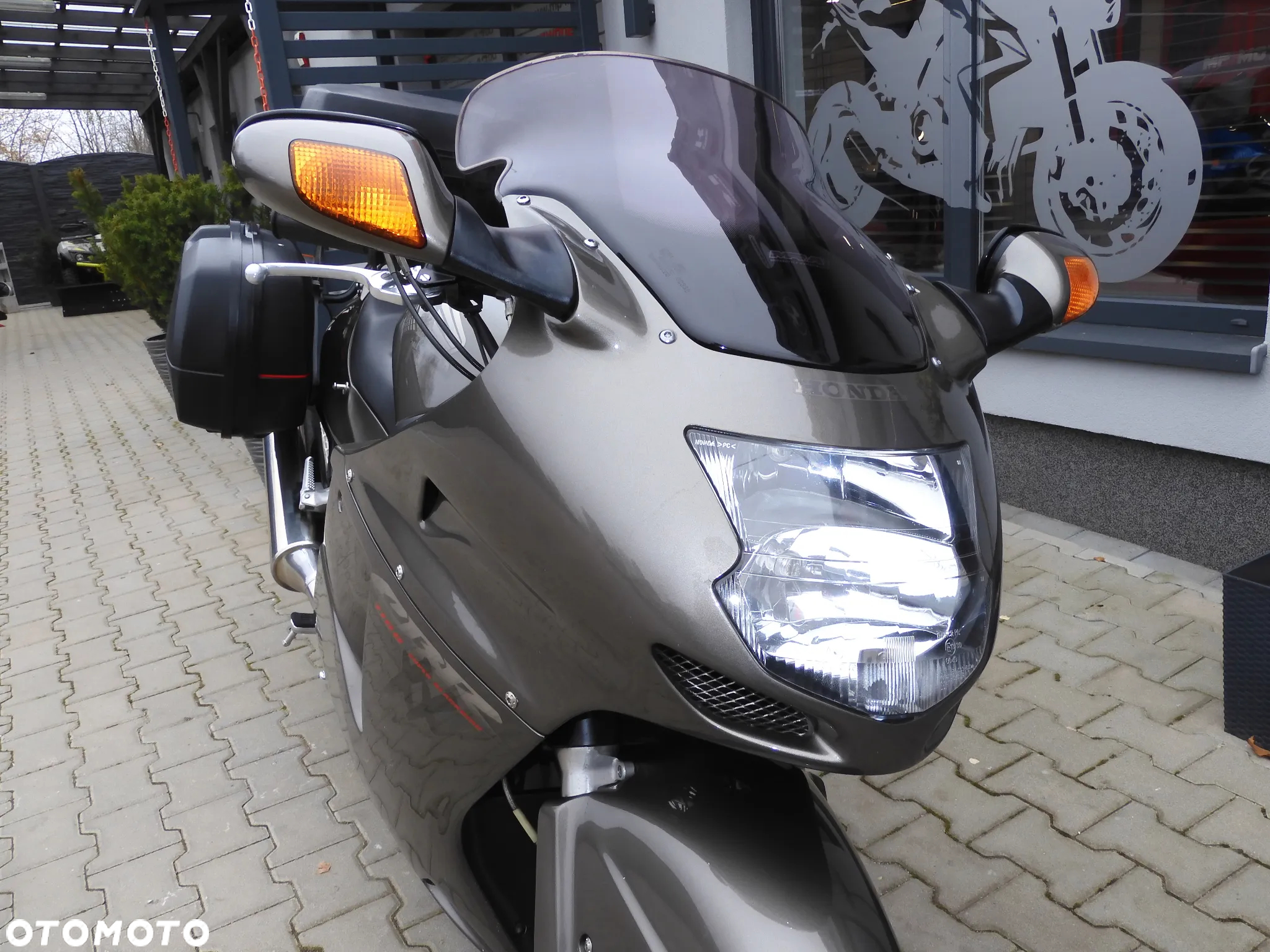 Honda CBR - 6