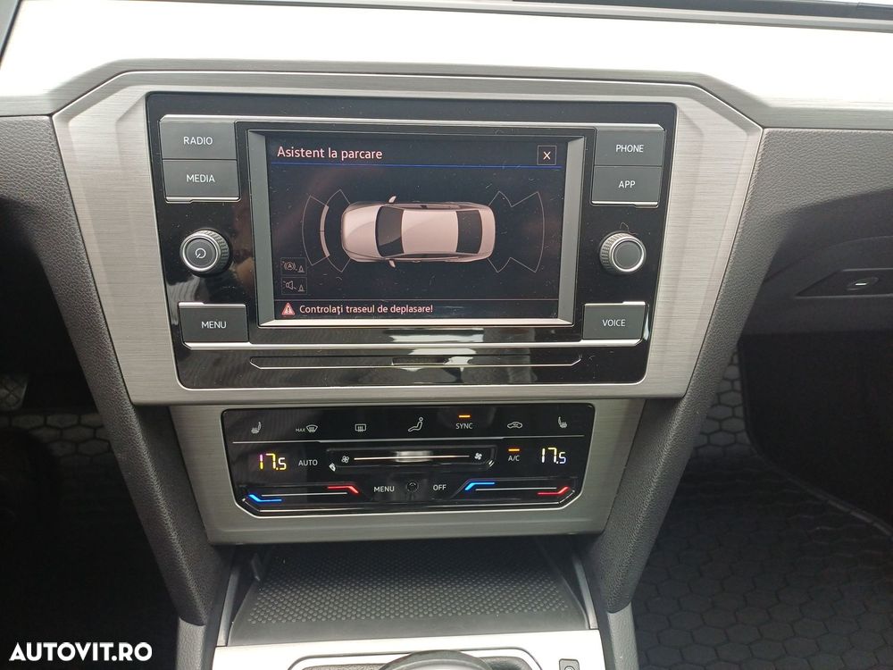 Volkswagen Passat 1.5 TSI ACT Advance - 16
