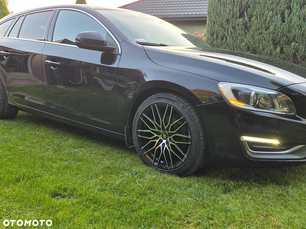 Volvo V60 2014 photo 2