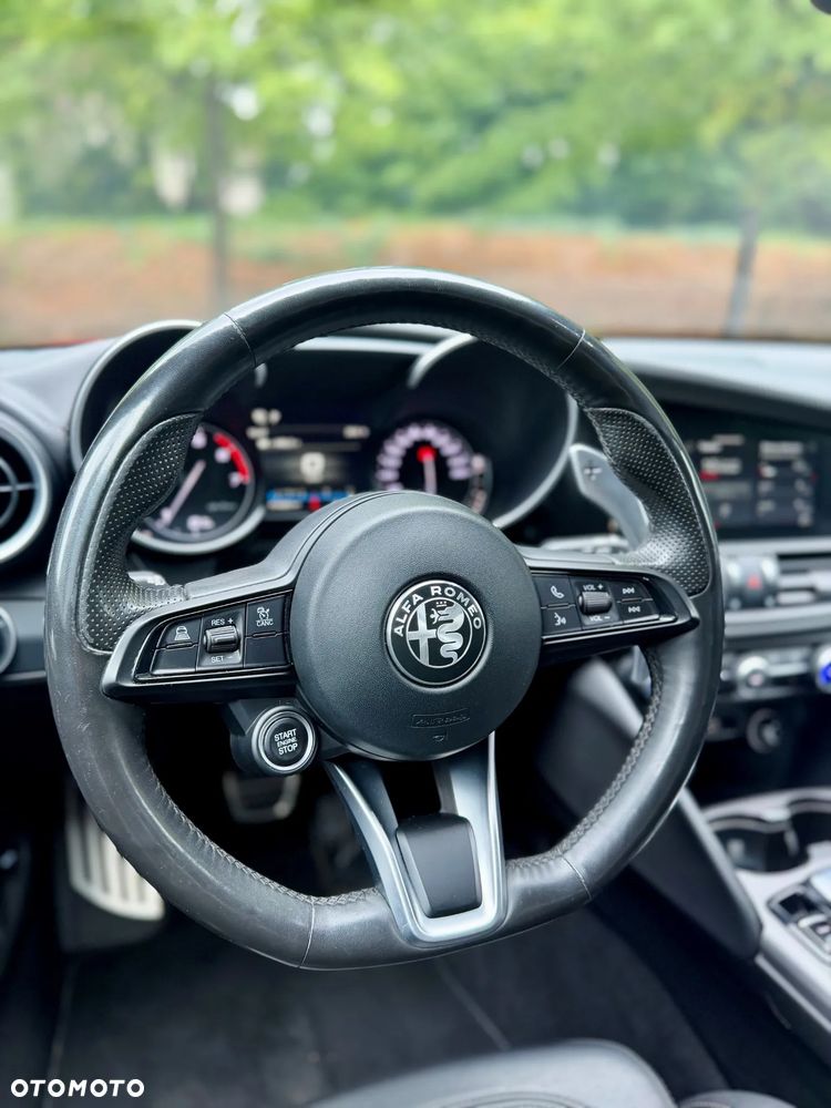 Alfa Romeo Giulia 2.0 Turbo Veloce Q4 - 13