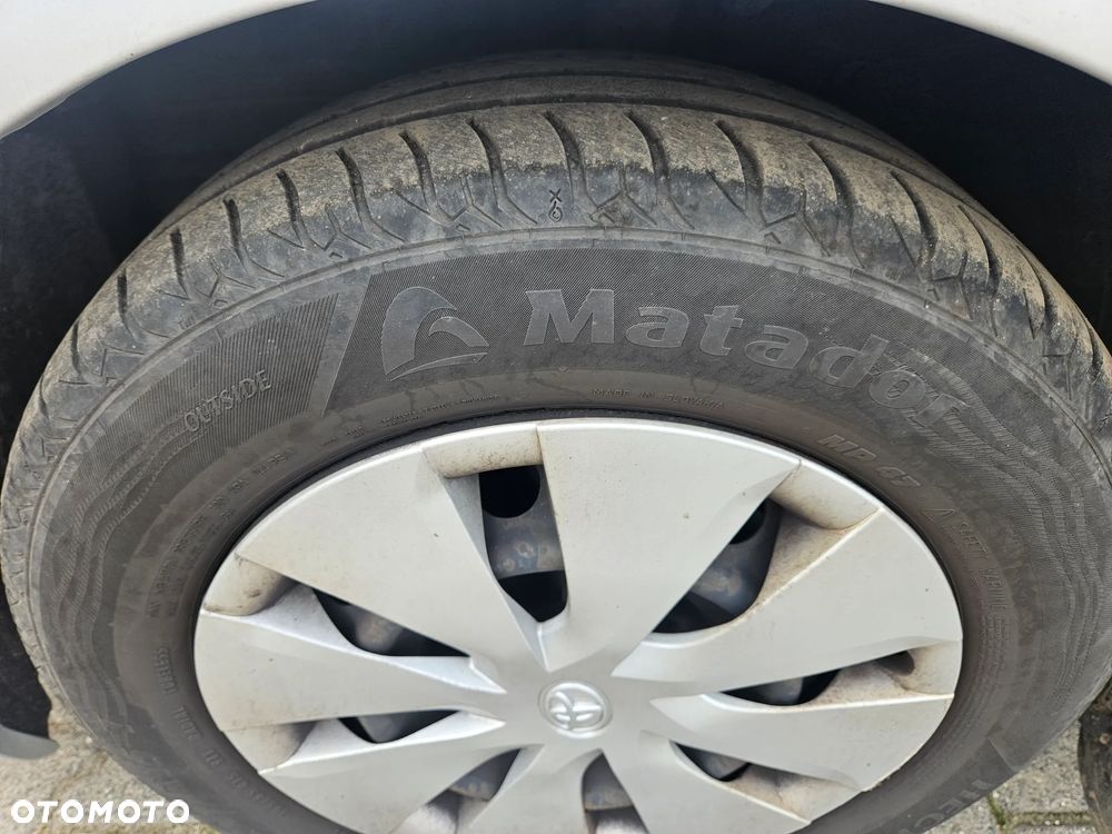 Toyota Auris 1.33 VVT-i Active - 12