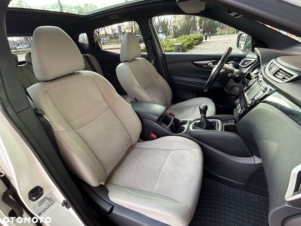 Nissan Qashqai 1.6 dCi DPF Start/Stop tekna - 24