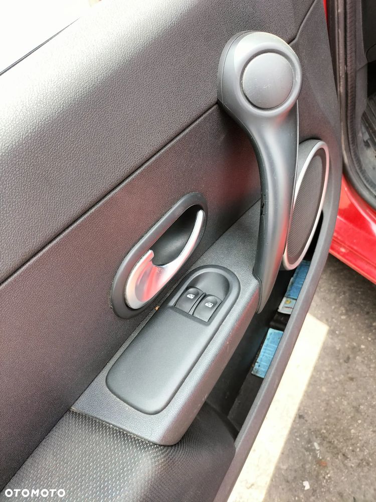 FOTELE PRZÓD KANAPA TYŁ RENAULT CLIO III 1.5 DCI 05-09r PRZED LIFT KOD LAK. OV727 - 28