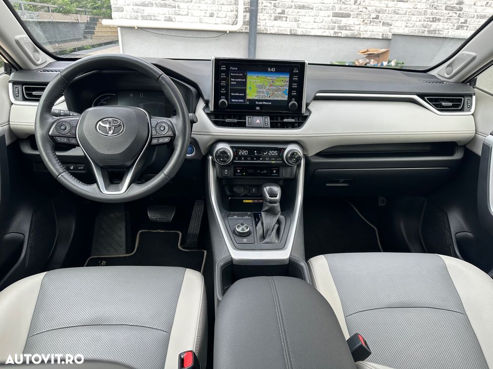 Toyota RAV4 - 11
