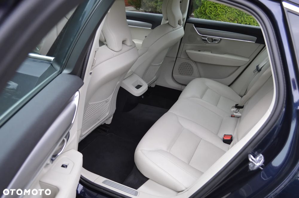 Volvo S90 T6 AWD Momentum - 4