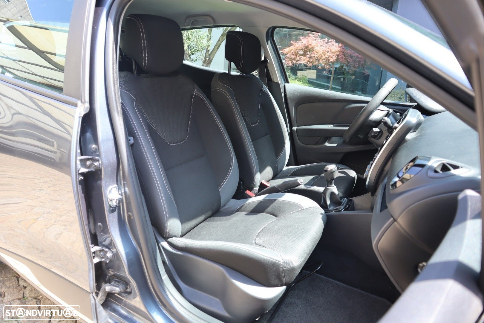 Renault Clio 1.5 dCi Zen - 27