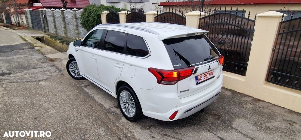 Mitsubishi Outlander 2.4 4WD Plug-In Hybrid Diamant+ - 6