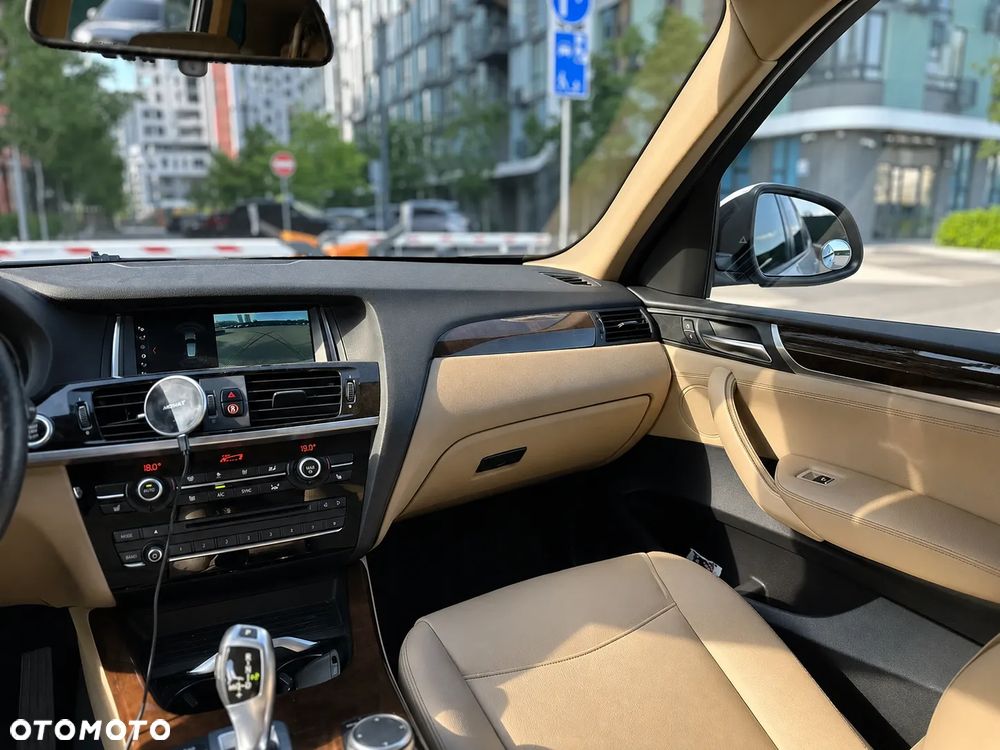 BMW X3 xDrive28i Sport-Aut xLine - 16