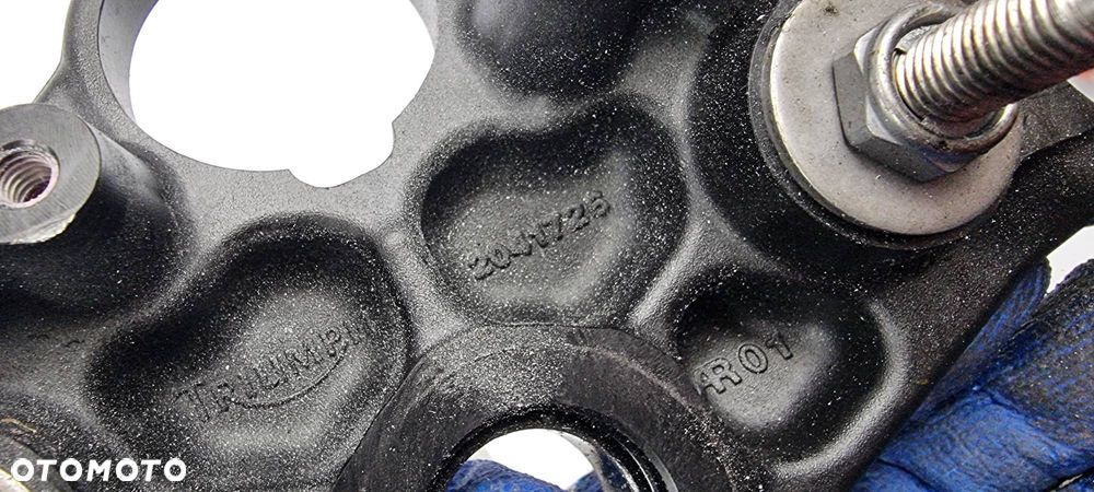 Półka górna motor Triumph Street Triple 765 RS 2020r. - 4