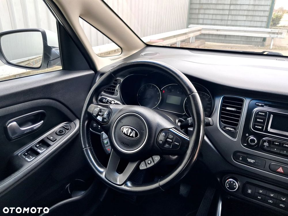 Kia Carens 1.6 GDI Dream Team Edition - 22