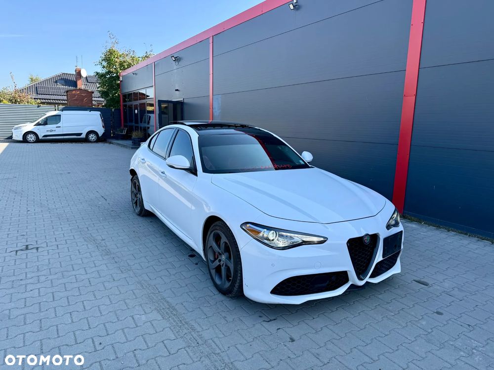 Alfa Romeo Giulia 2.0 Turbo 16V AT8 Veloce Ti - 4