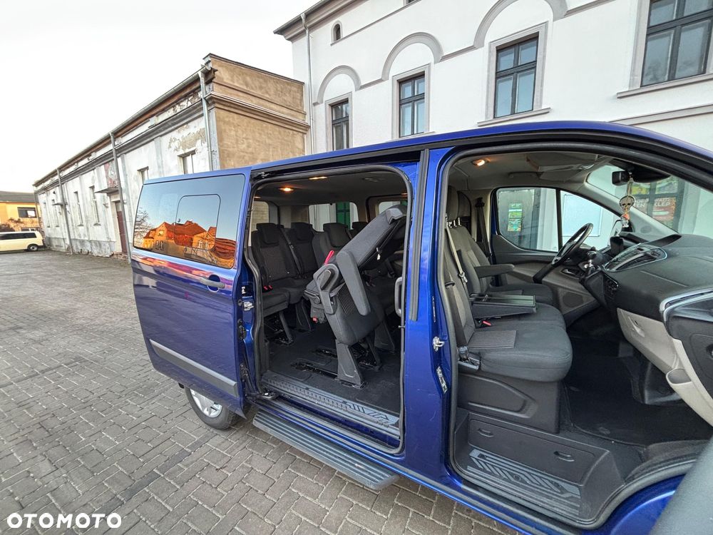Ford Tourneo Custom - 9