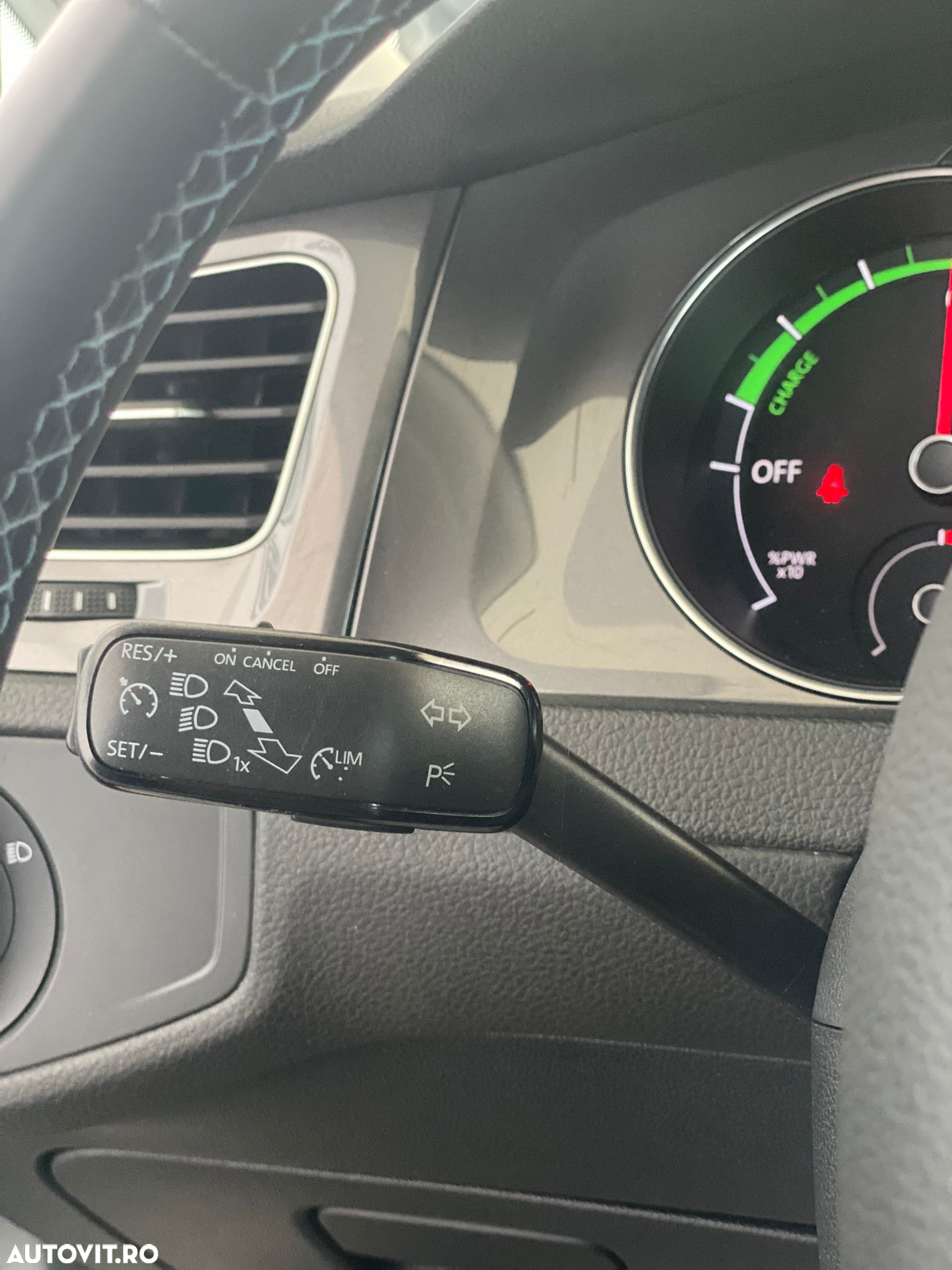 Volkswagen e-Golf - 19