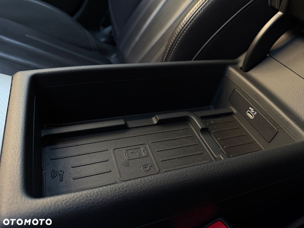 Audi A4 Avant 40 TDI S tronic S line - 29