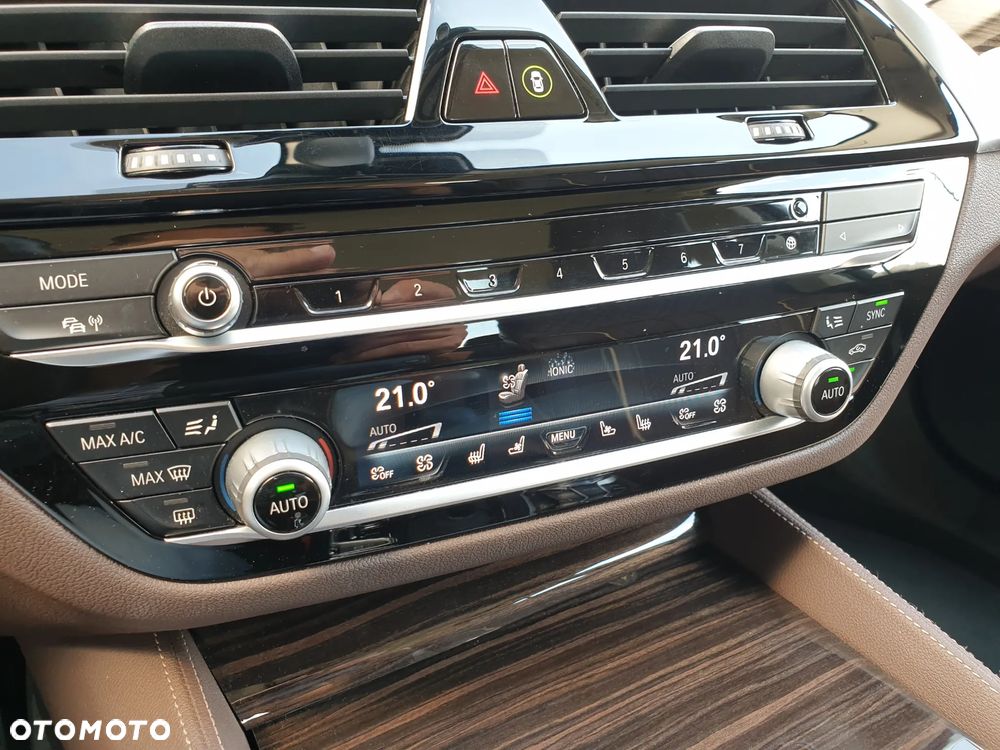 BMW Seria 5 530e iPerformance xDrive Luxury Line - 4