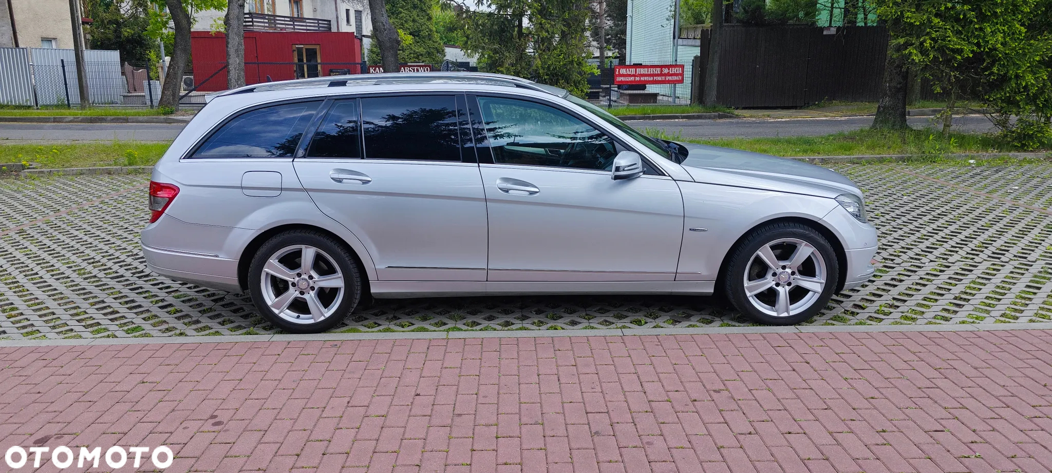 Mercedes-Benz Klasa C 180 T CGI Automatik BlueEFFICIENCY Avantgarde - 8