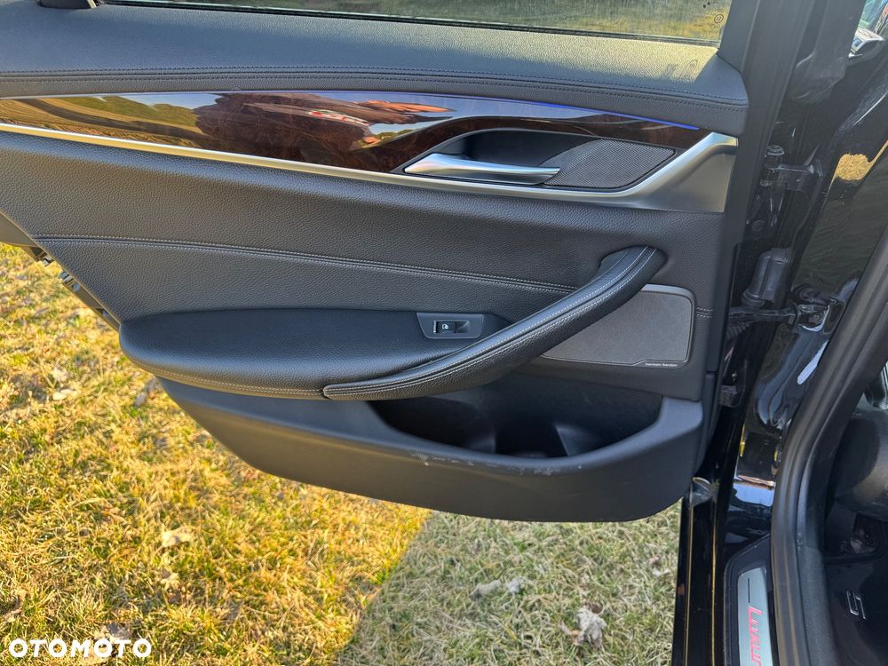 BMW Seria 5 530i xDrive Luxury Line sport - 25