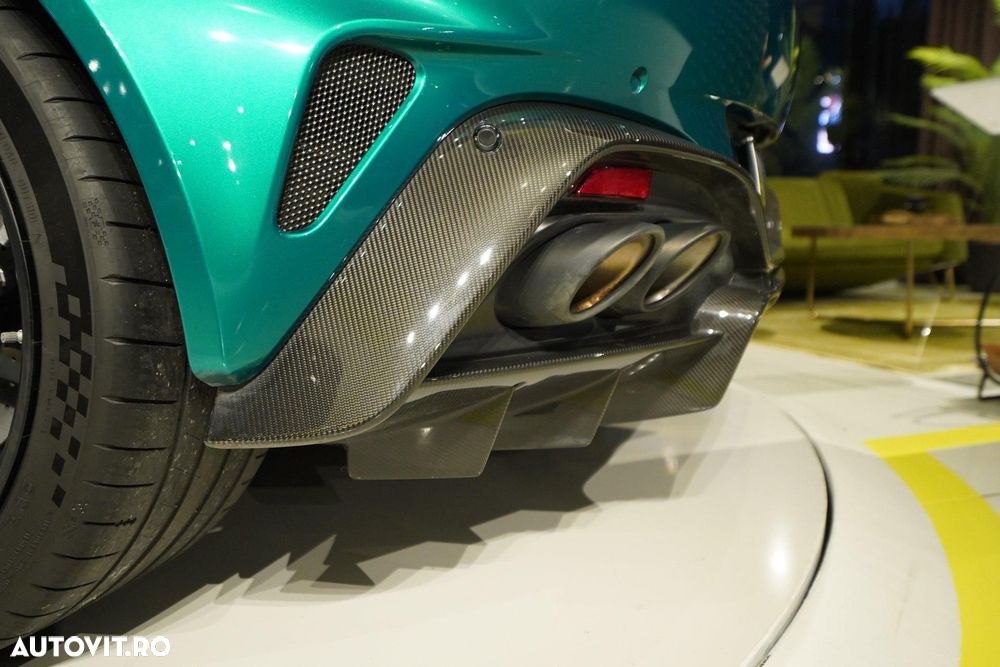 Aston Martin V8 Vantage - 9