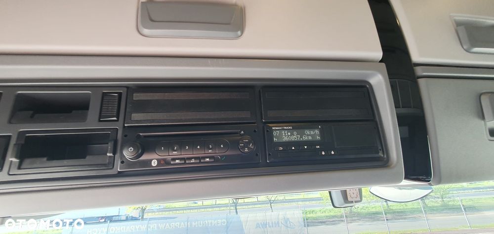 Renault T HIGH 4X2 13L E6 - 9