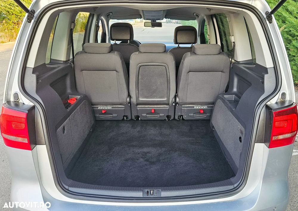 Volkswagen Touran - 13