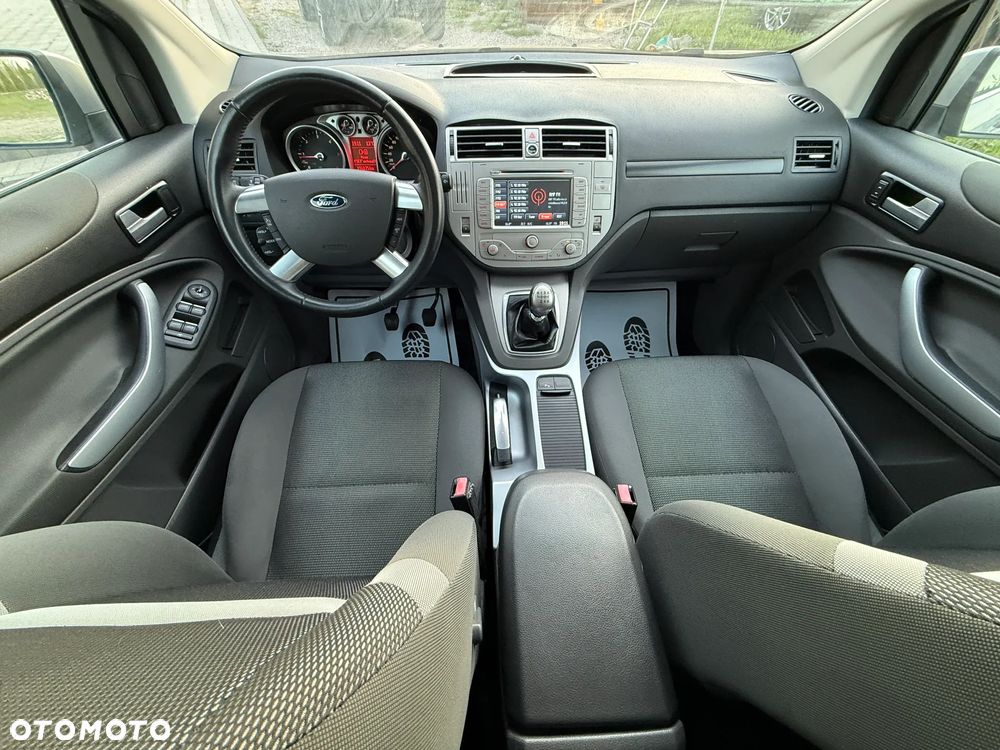 Ford Kuga 2.0 TDCi 2x4 Titanium - 29