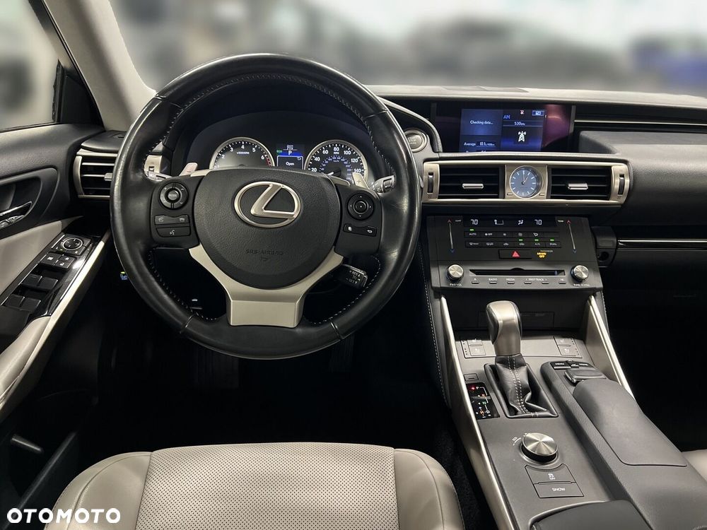 Lexus IS 200t Prestige - 16