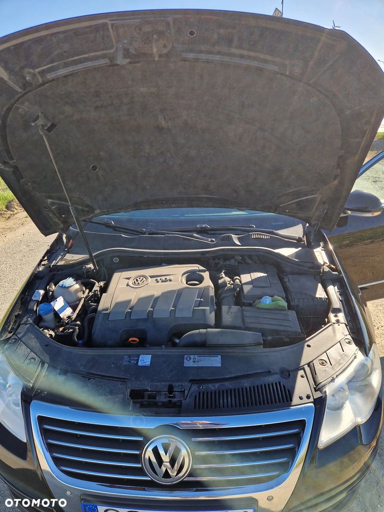 Volkswagen Passat 1.6 TDI DPF BlueMot Highline - 6