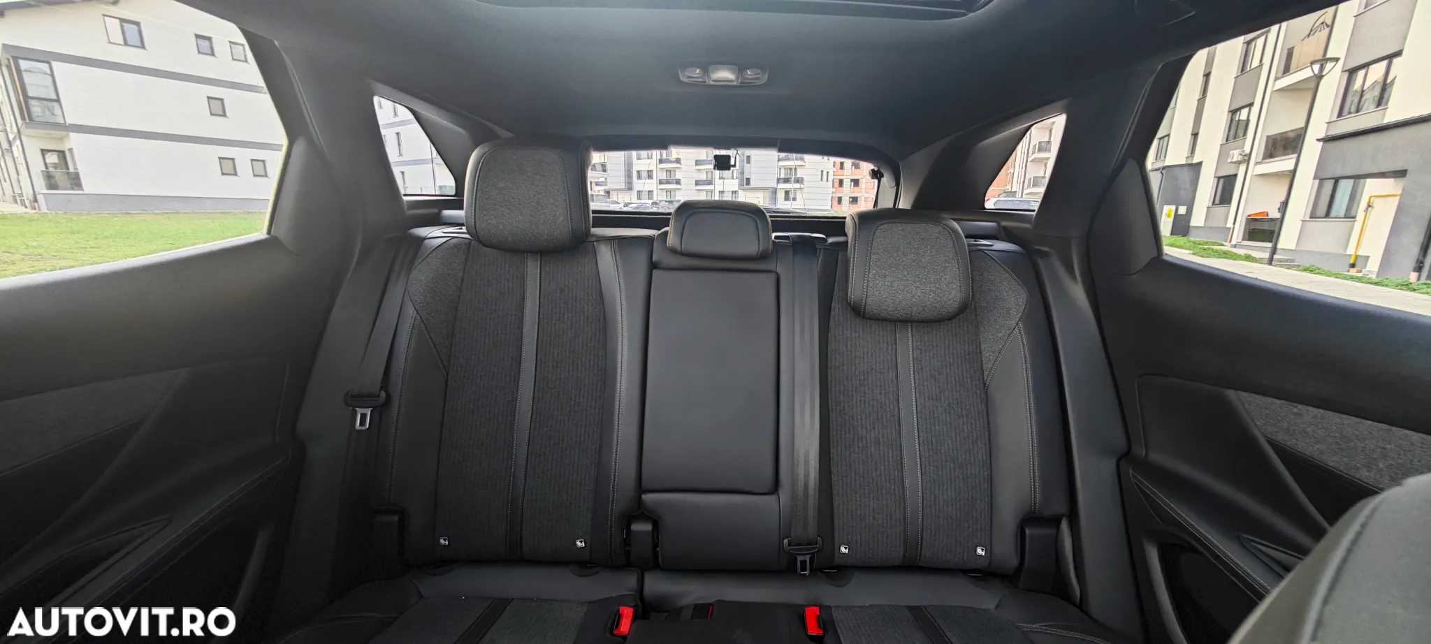 Peugeot 3008 1.6 PureTech Turbo S&S EAT8 GT-Line - 27
