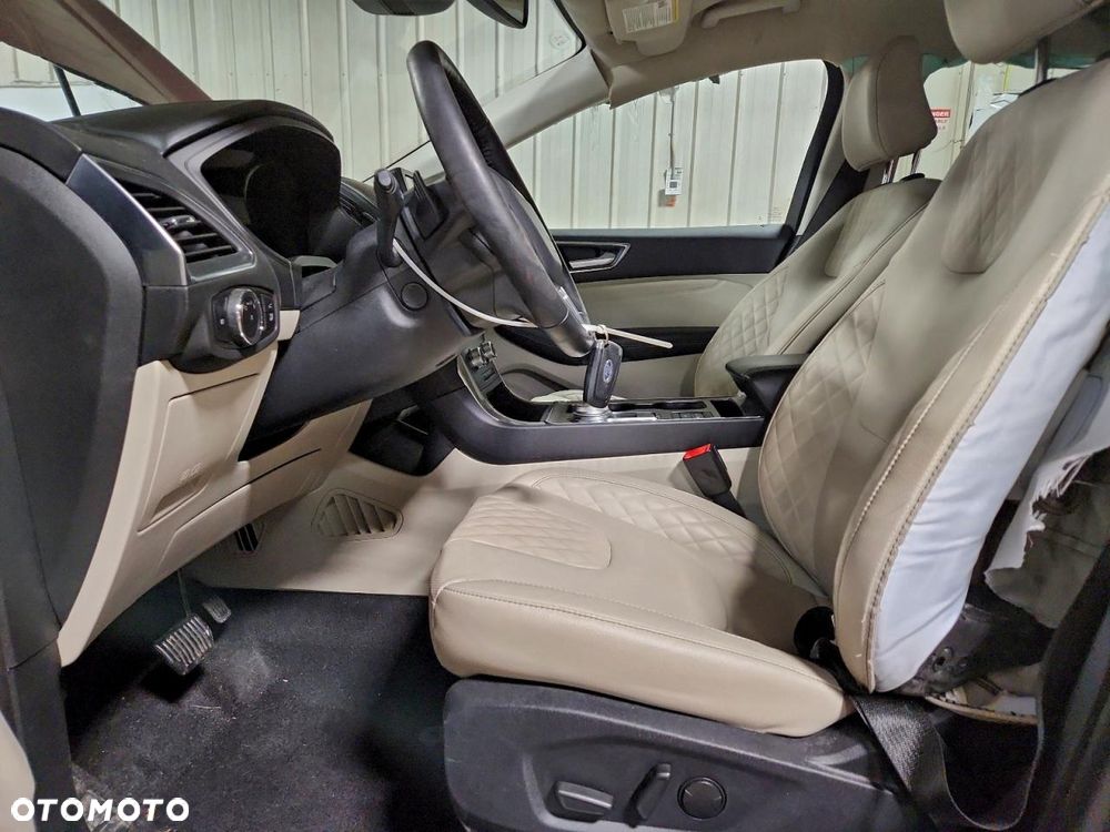 Ford Edge - 7